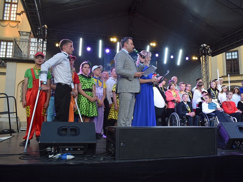 Dreams come true. Volunteer voices