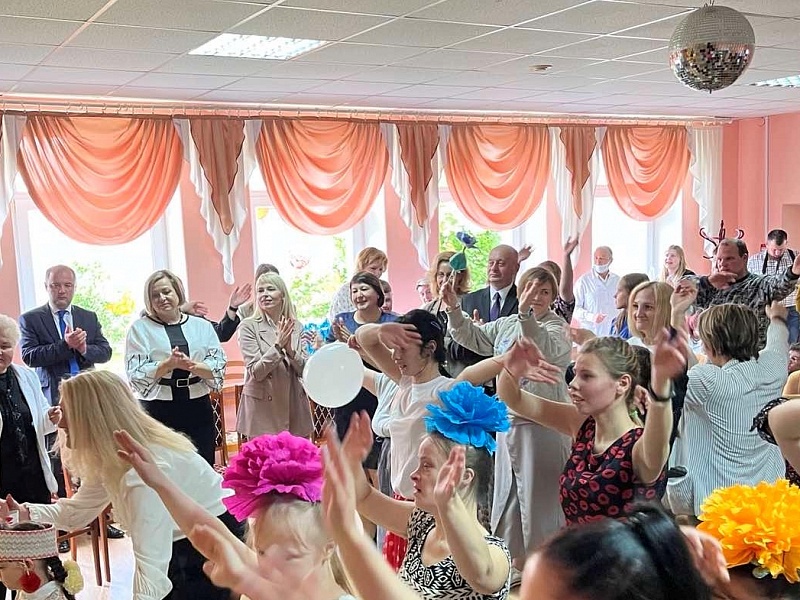 С  Днем защиты детей!